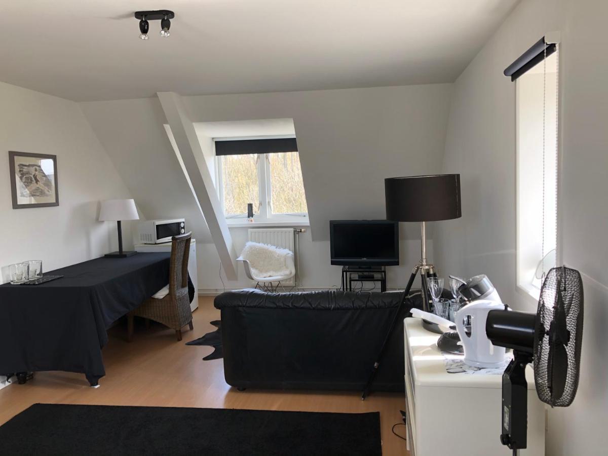 B&B De Tol Hulst Bagian luar foto